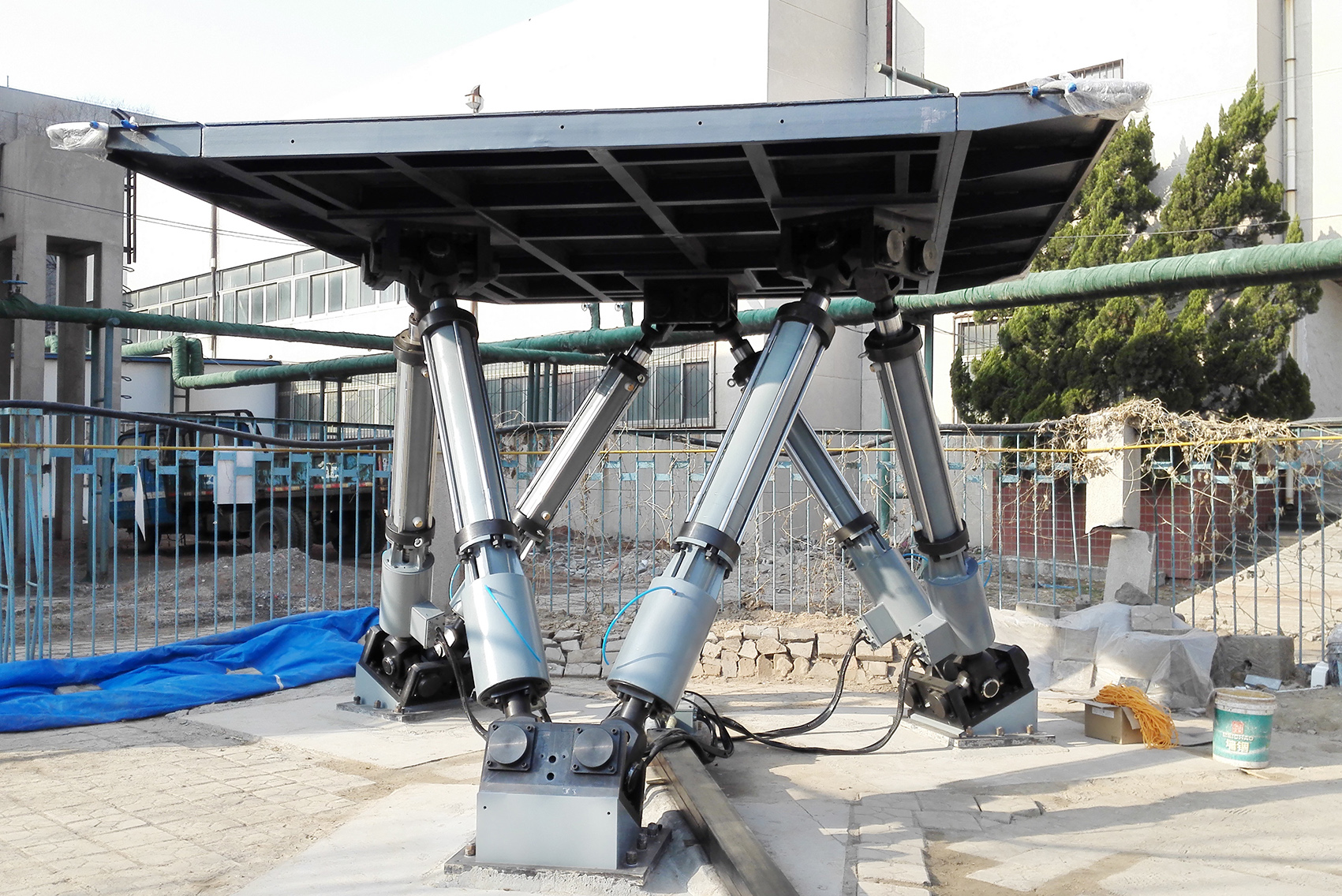 3.防爆型六自由度搖擺臺(tái) 副本.jpg