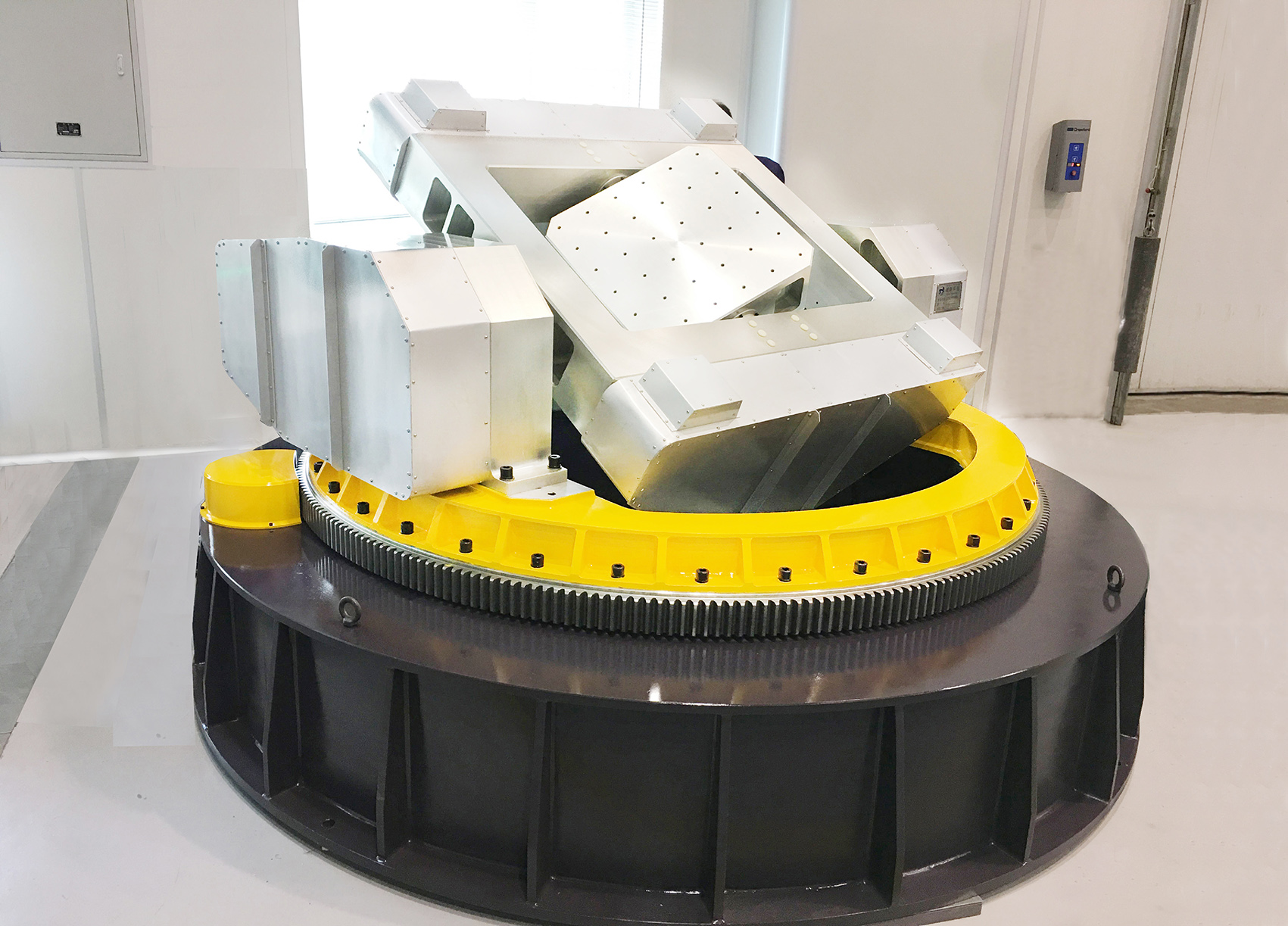 13.高精度三軸轉臺 副本.jpg